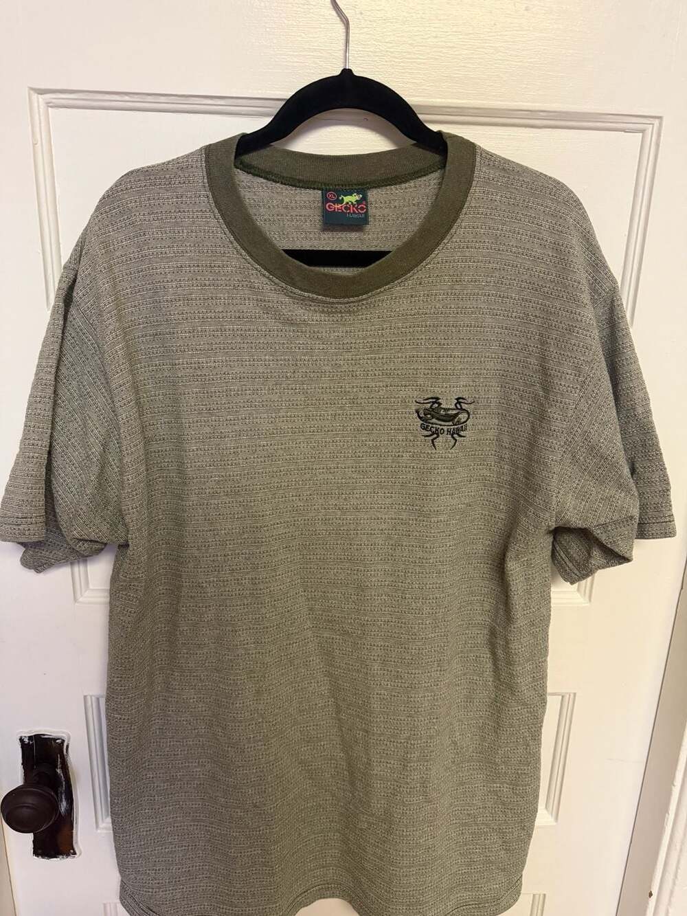 Vintage 90s Gecko Hawaii Embroidered Logo Textured Knit Striped T-Shirt